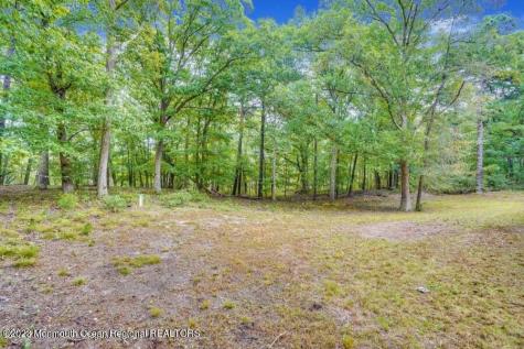 2557 Huckleberry Road Manchester NJ 08759