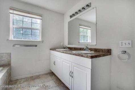 2557 Huckleberry Road Manchester NJ 08759
