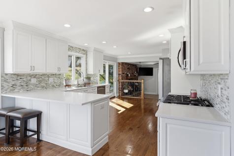 14 Koosman Drive Leonardo NJ 07737