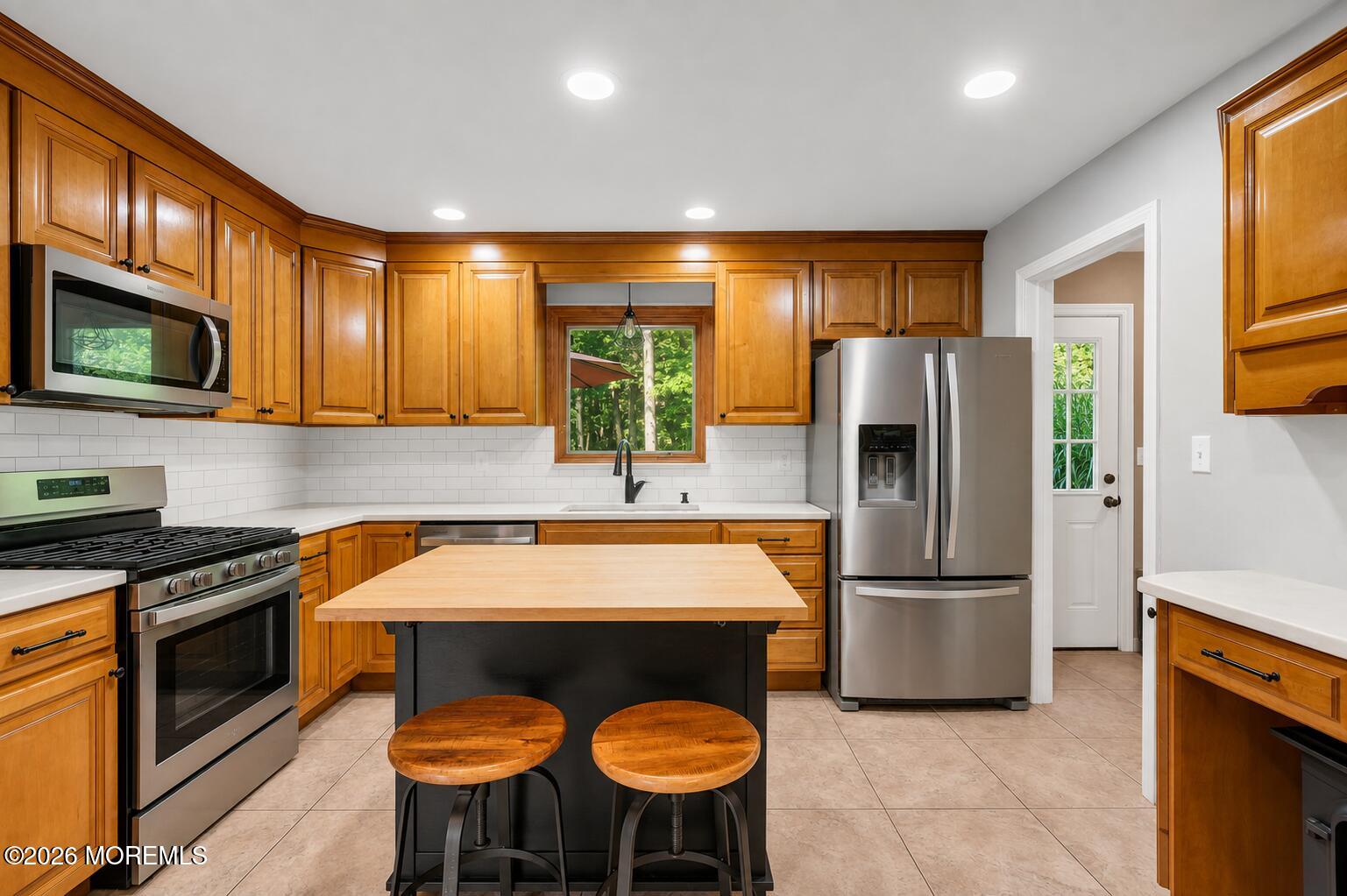 18 Wylie Terrace Morganville NJ 07751