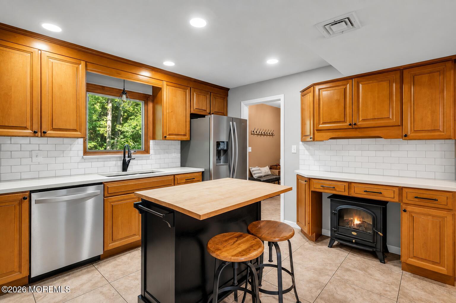 18 Wylie Terrace Morganville NJ 07751