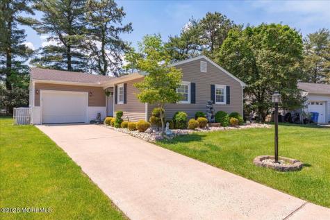 12 Cambridge Court Toms River NJ 08757