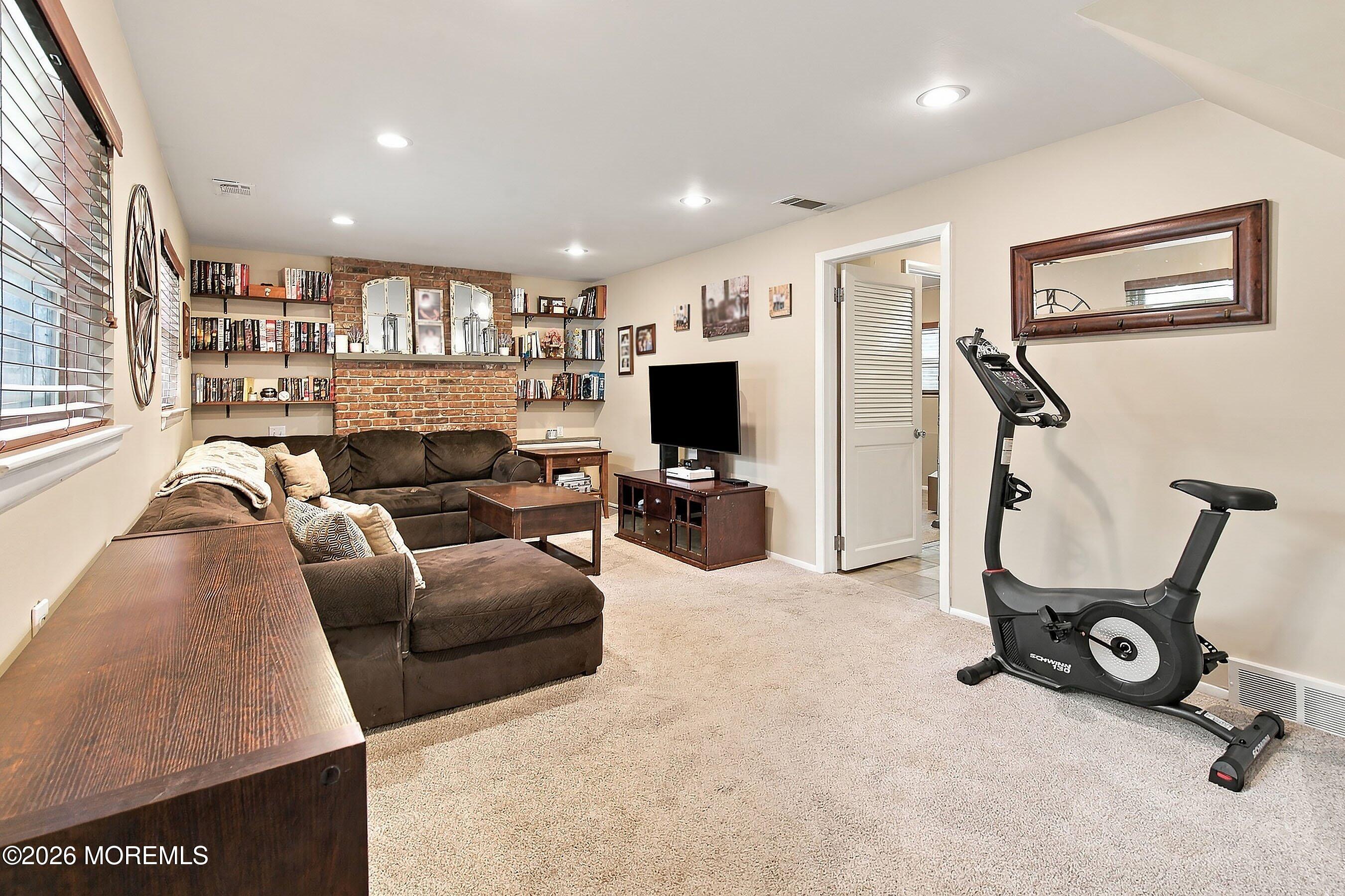 45 Oak Terrace Howell NJ 07731