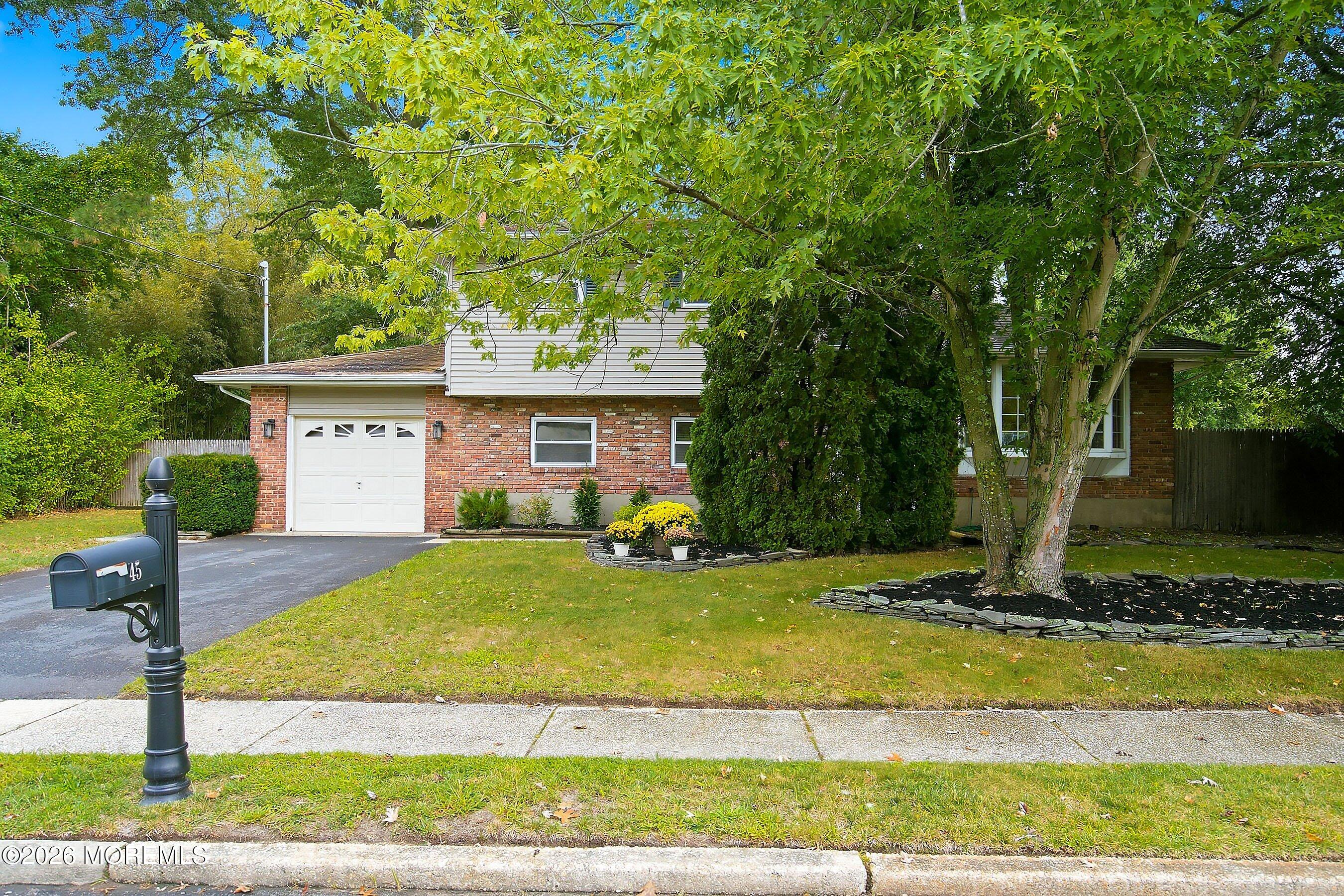 45 Oak Terrace Howell NJ 07731