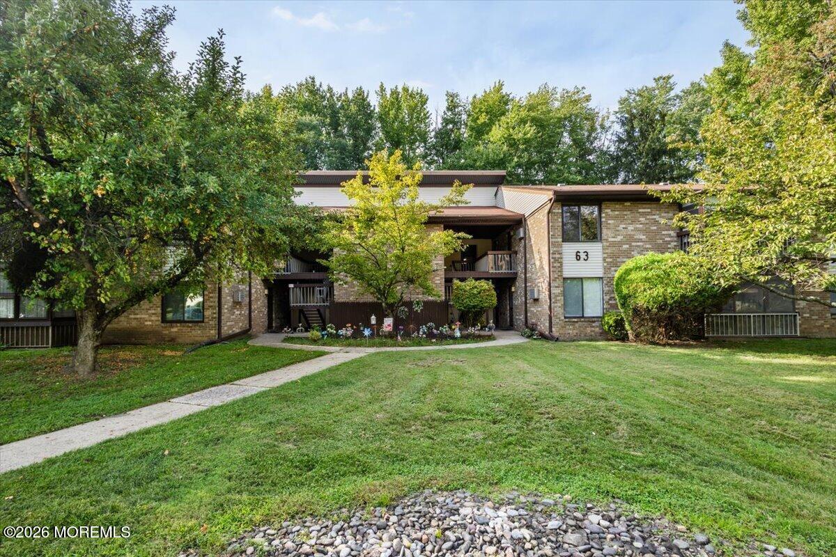 63 Overlook Way Manalapan NJ 07726