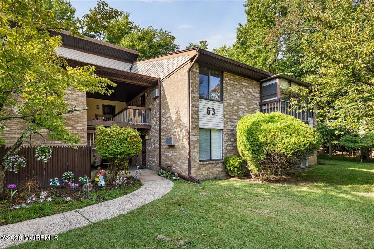 63 Overlook Way Manalapan NJ 07726