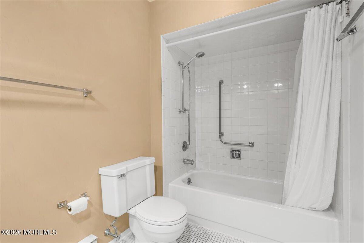63 Overlook Way Manalapan NJ 07726