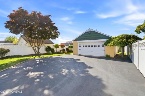 26 Tower Hill Avenue Red Bank NJ 07701