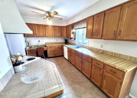 34 Sycamore Access Road Stafford NJ 08050