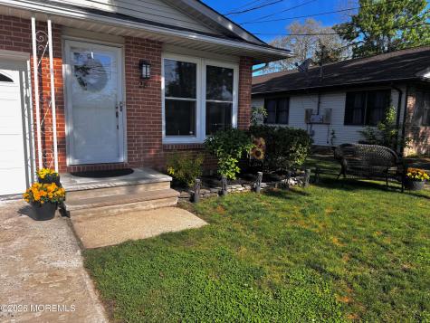 28 Dogwood Road Manahawkin NJ 08050