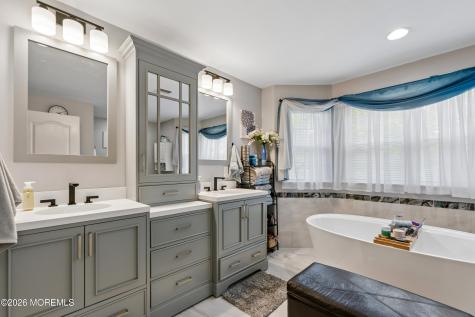 10 Dori Lane Barnegat NJ 08005