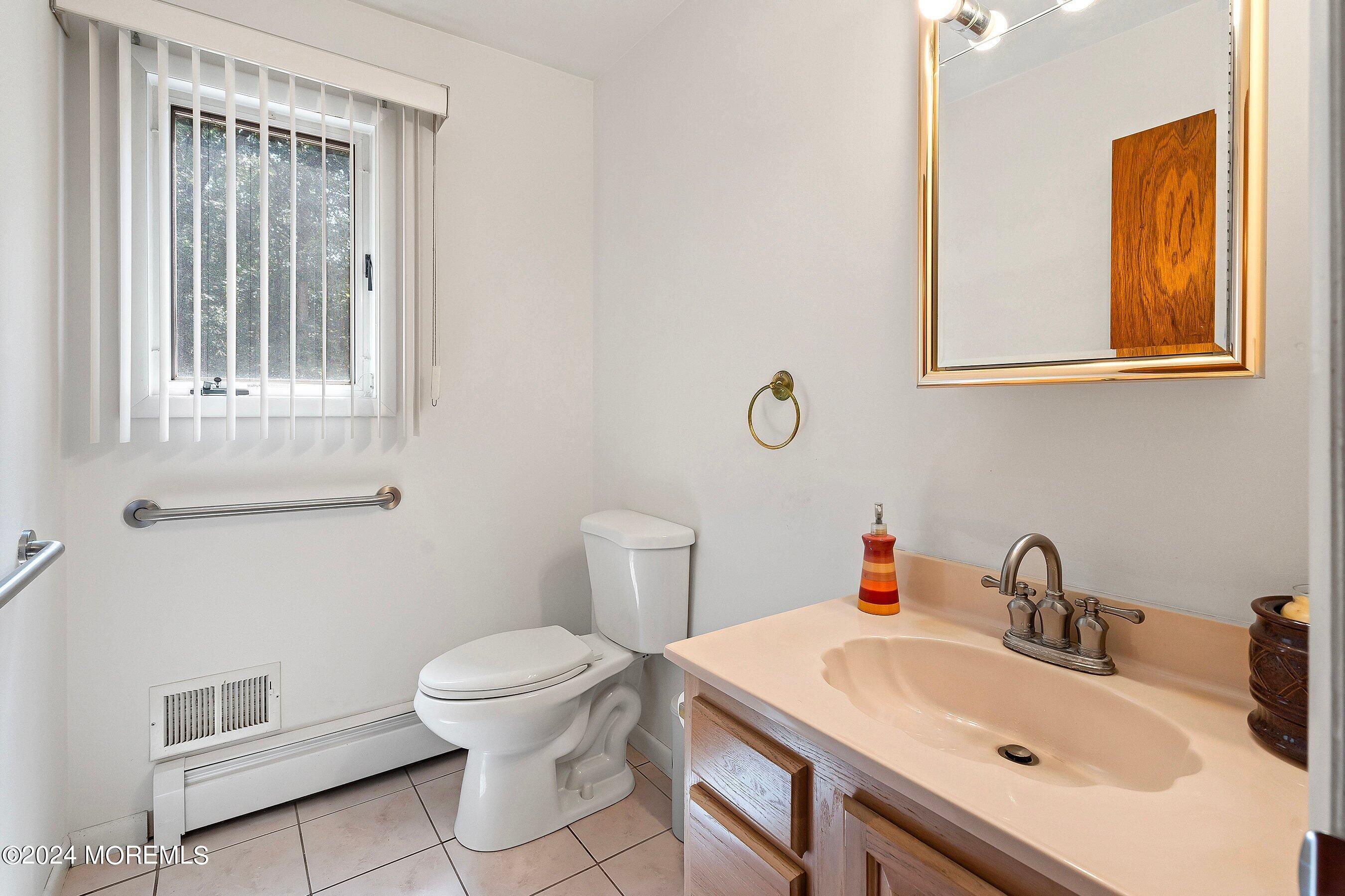 2 Tall Oaks Court Farmingdale NJ 07727