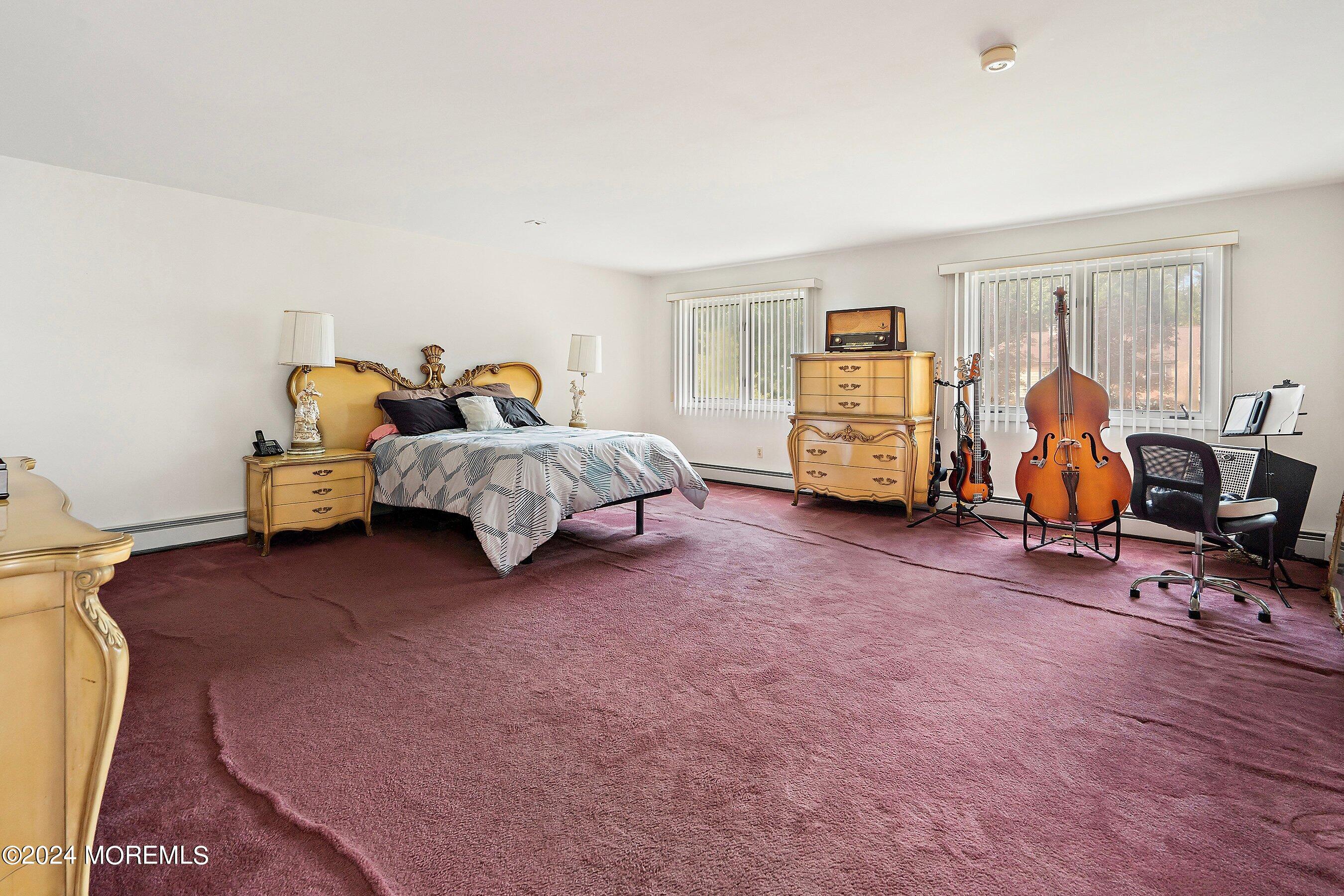 2 Tall Oaks Court Farmingdale NJ 07727