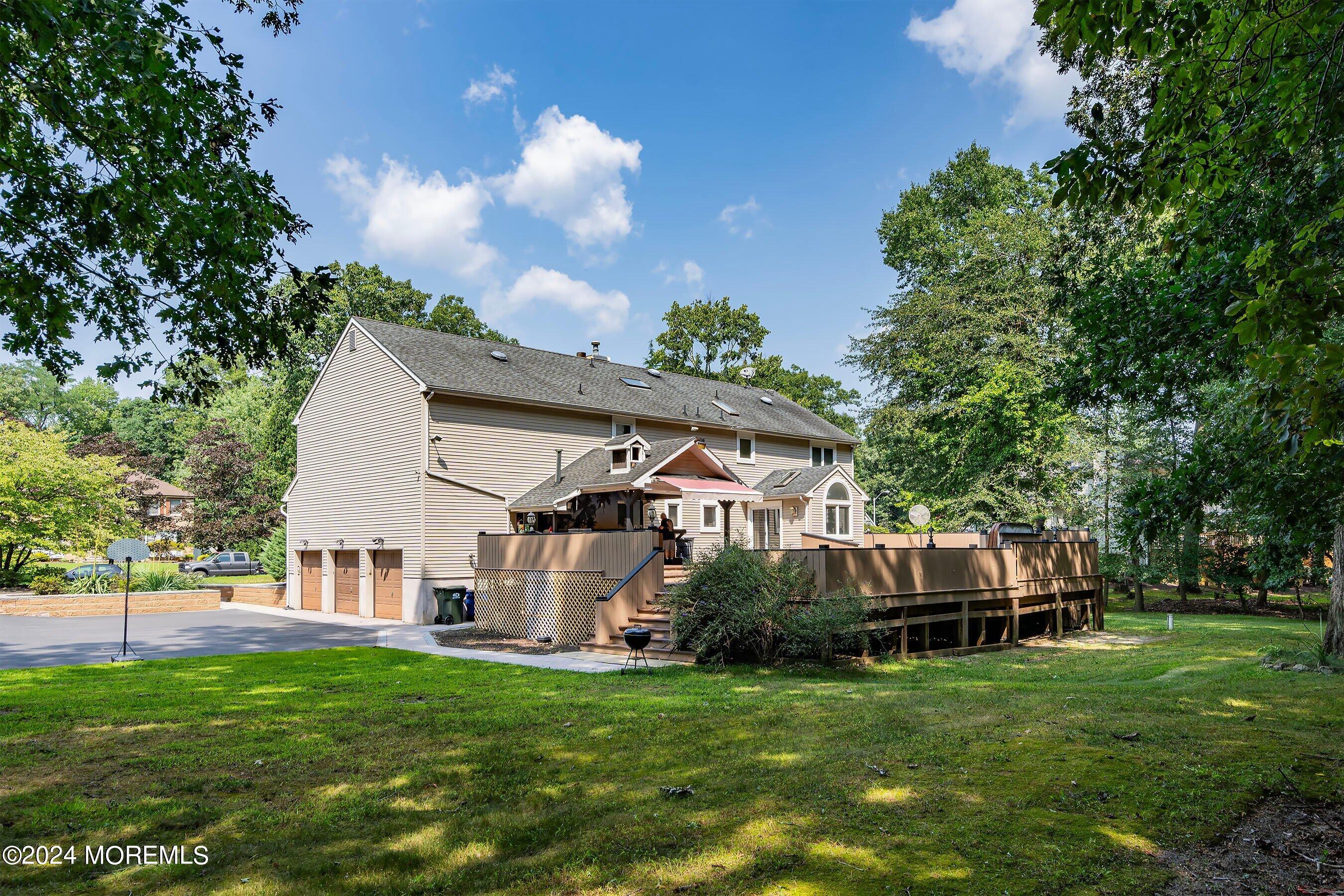 2 Tall Oaks Court Farmingdale NJ 07727