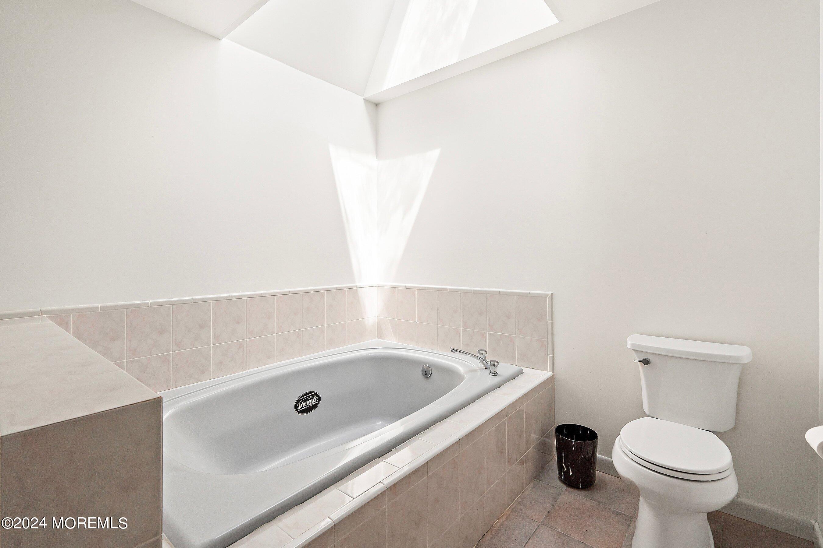 2 Tall Oaks Court Farmingdale NJ 07727