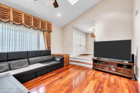 30 Mount Drive Holmdel NJ 07733