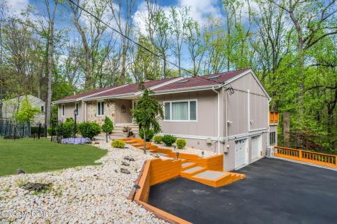 30 Mount Drive Holmdel NJ 07733