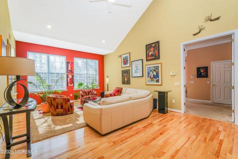 7 Cog Hill Court Jackson NJ 08527