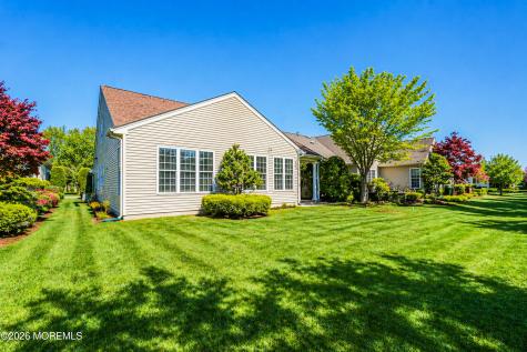 7 Cog Hill Court Jackson NJ 08527