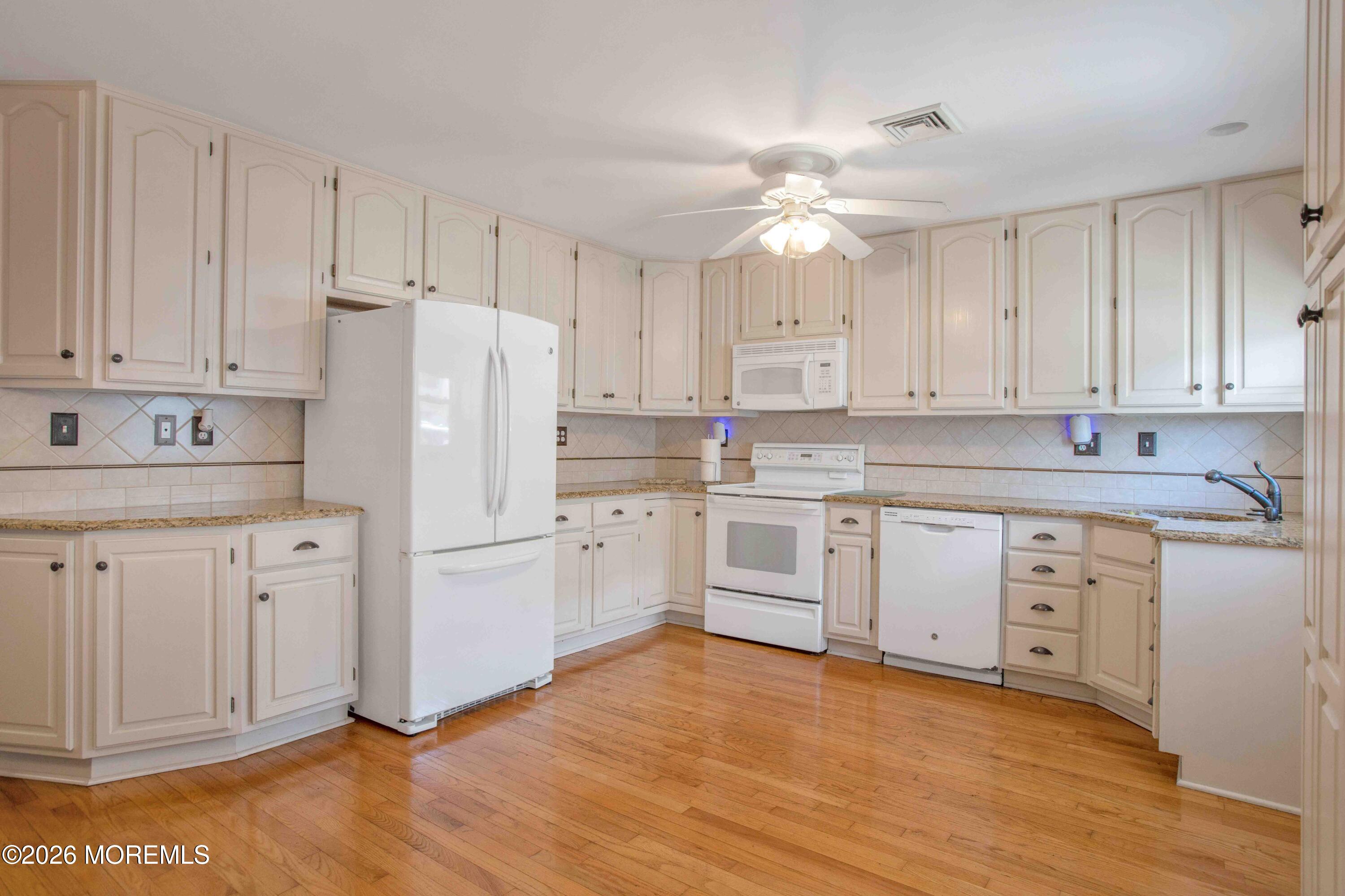 211A Huntington Drive Lakewood NJ 08701