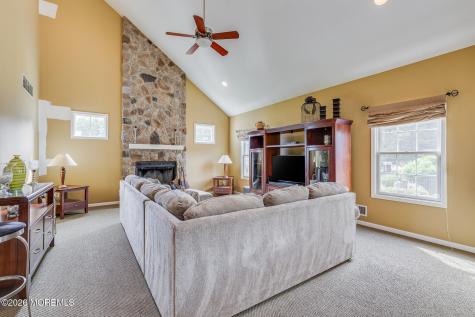 2 Dellaira Court Wrightstown NJ 08562