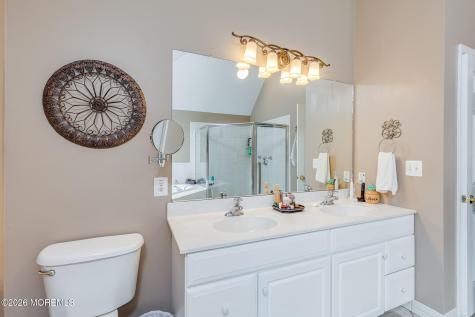 2 Dellaira Court Wrightstown NJ 08562