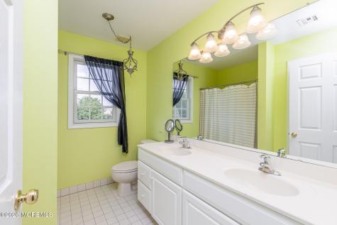 2 Dellaira Court Wrightstown NJ 08562