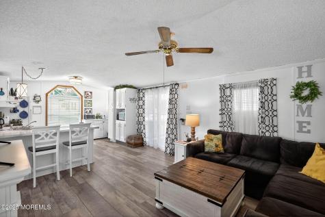 4 South Drive East Windsor NJ 08520