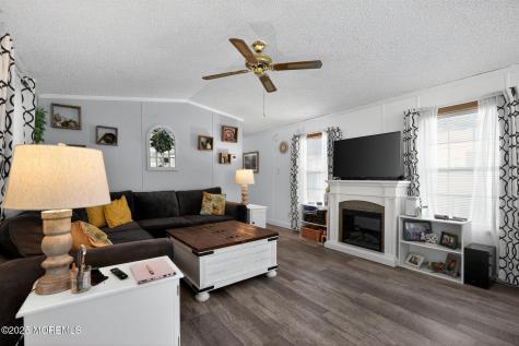 4 South Drive East Windsor NJ 08520