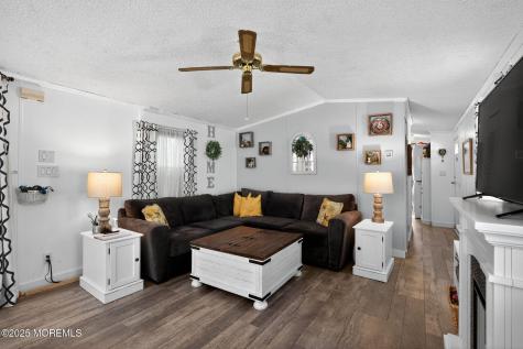 4 South Drive East Windsor NJ 08520
