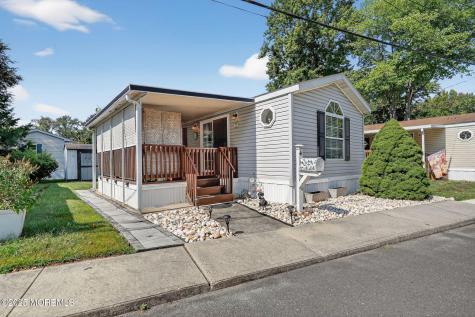 4 South Drive East Windsor NJ 08520