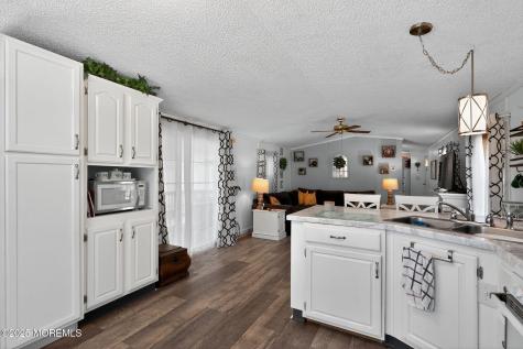 4 South Drive East Windsor NJ 08520