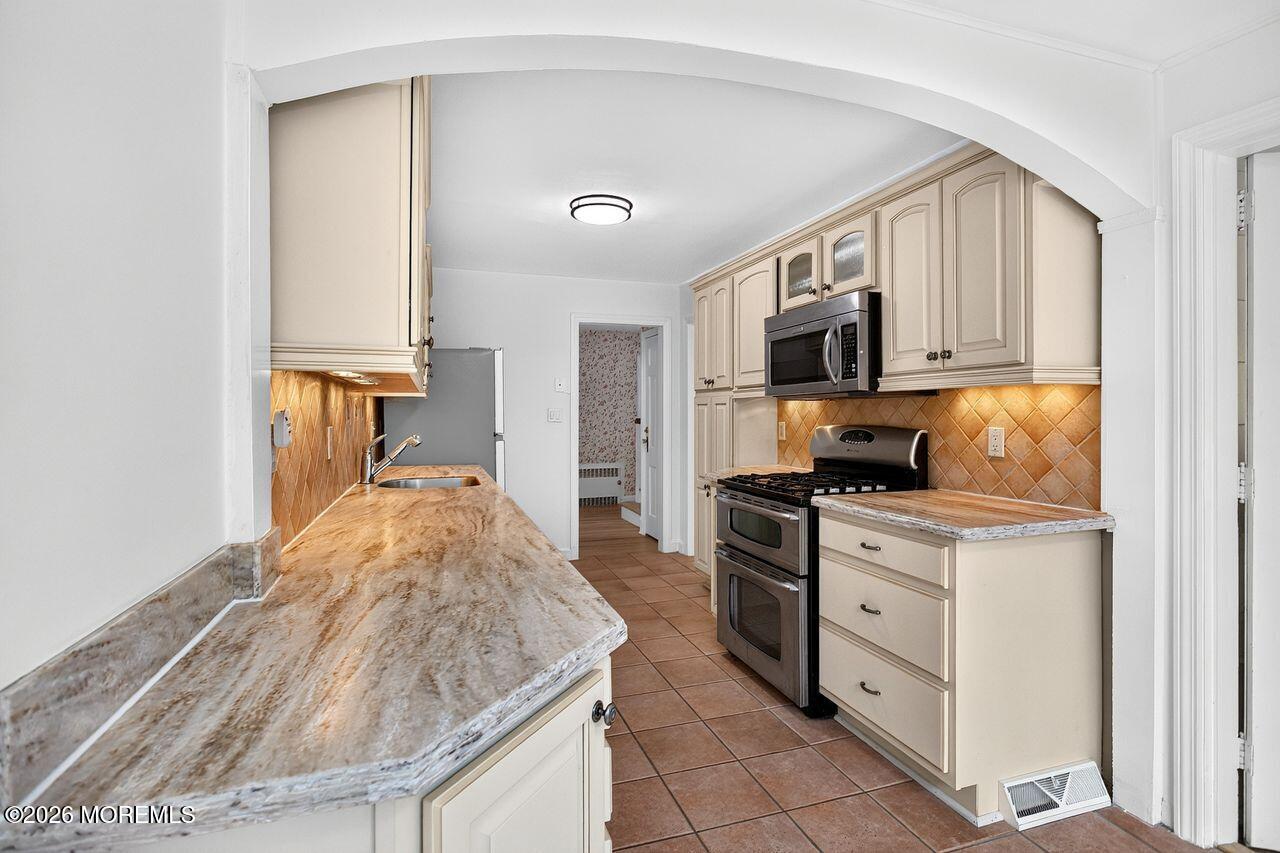 93 N Sunnycrest Drive Little Silver NJ 07739