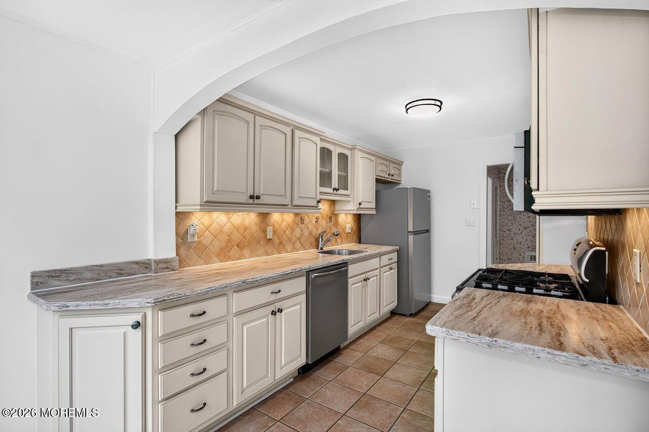 93 N Sunnycrest Drive Little Silver NJ 07739