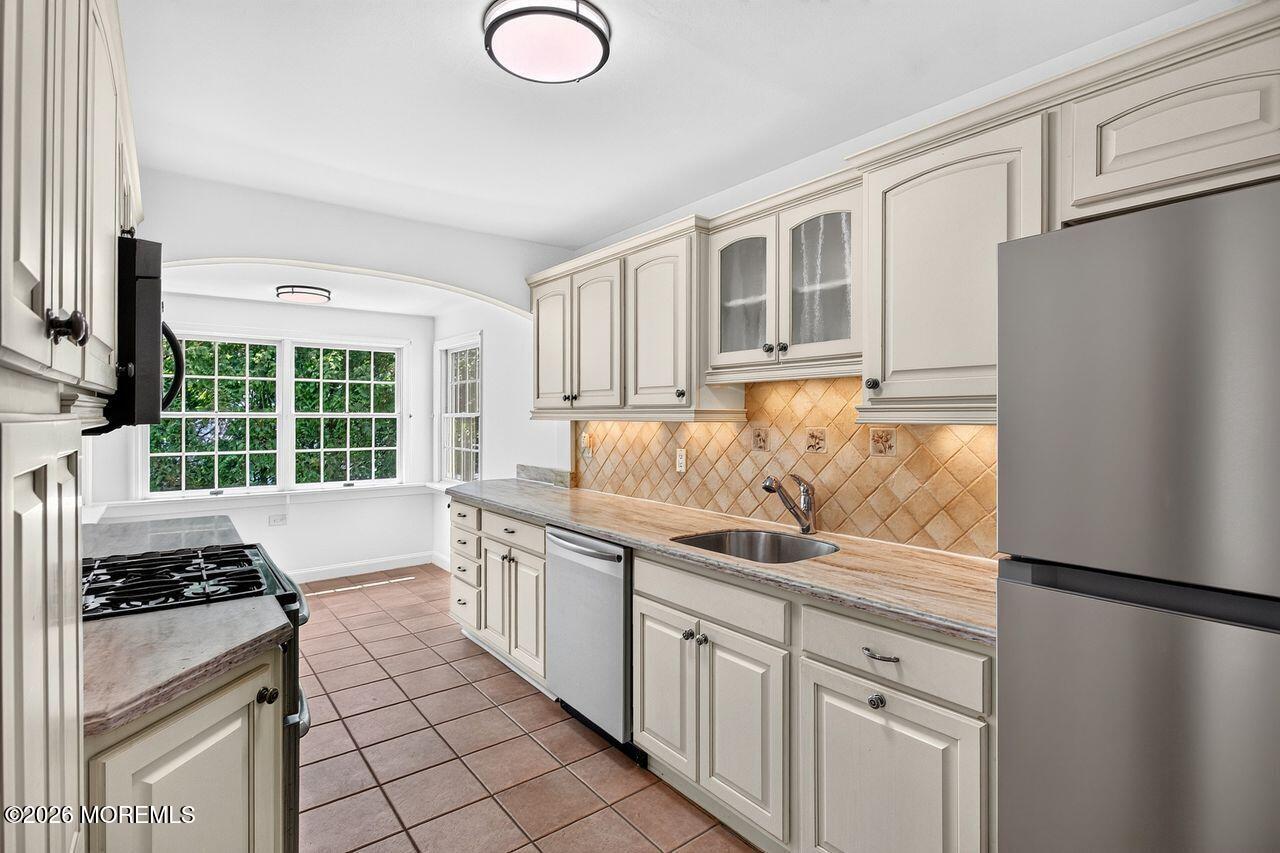 93 N Sunnycrest Drive Little Silver NJ 07739