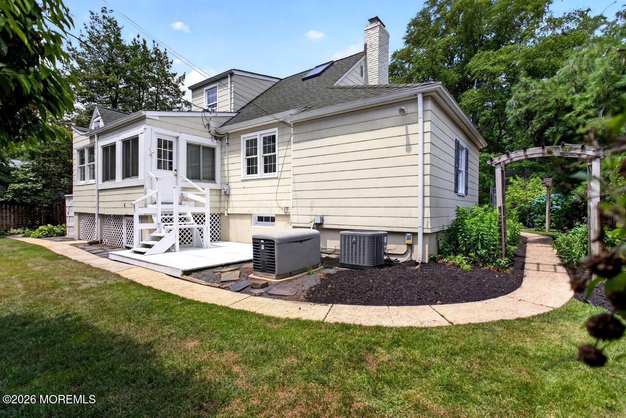 93 N Sunnycrest Drive Little Silver NJ 07739