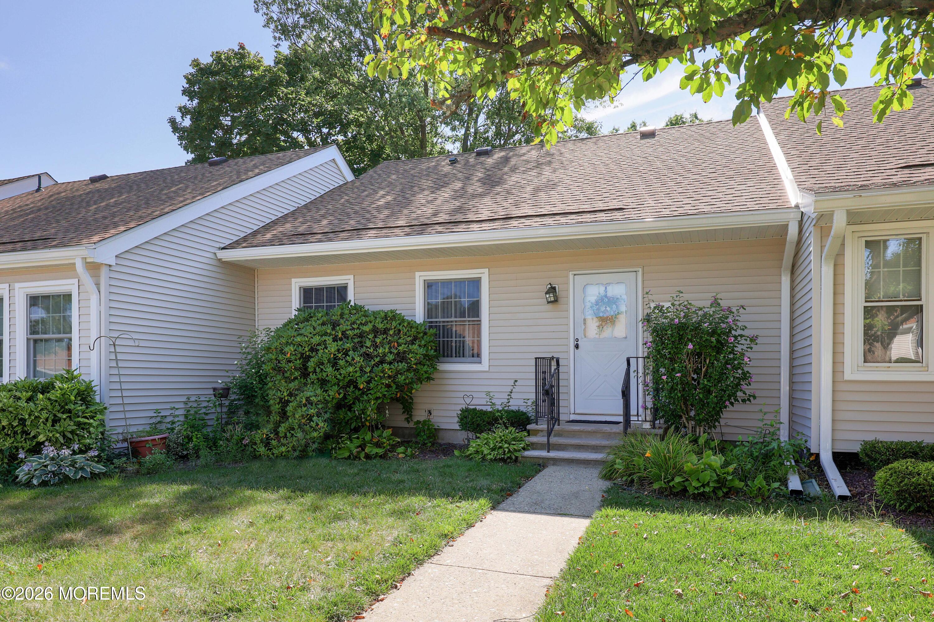 136 Rigi Strasse Freehold NJ 07728