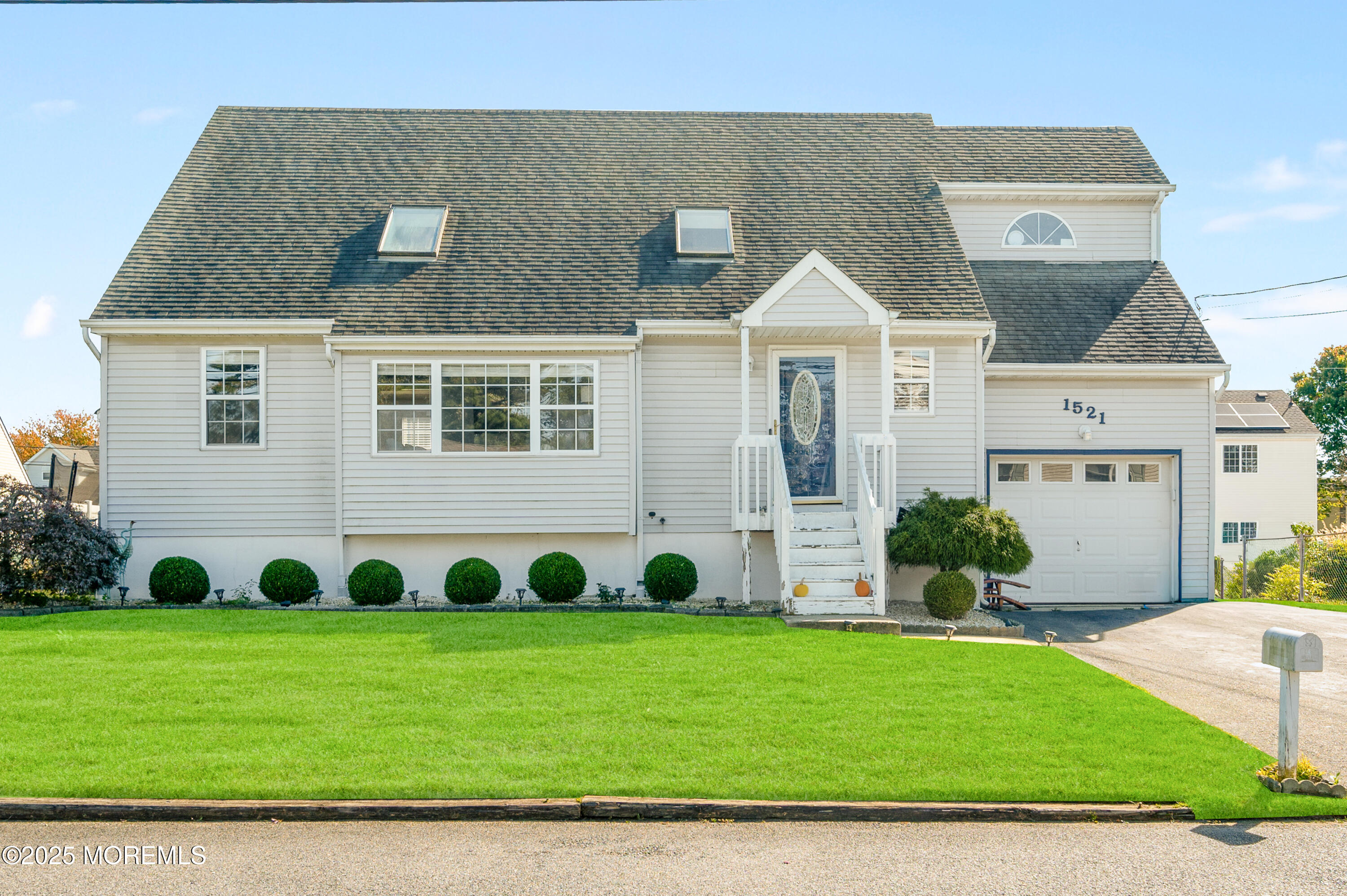 1521 Neptune Avenue Beachwood NJ 08722