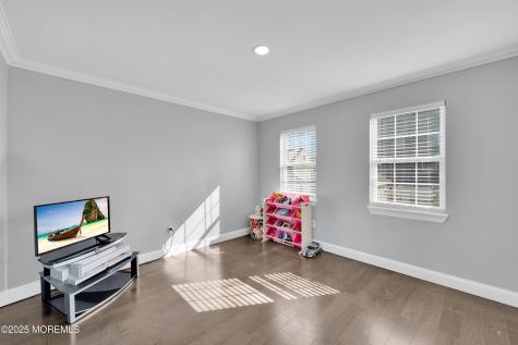 1521 Neptune Avenue Beachwood NJ 08722