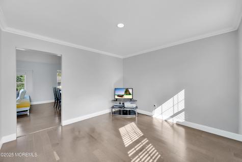 1521 Neptune Avenue Beachwood NJ 08722