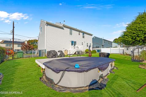 1521 Neptune Avenue Beachwood NJ 08722