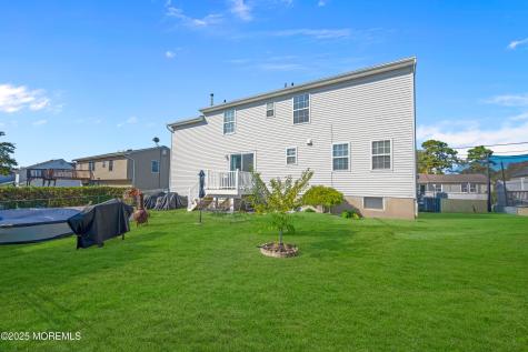1521 Neptune Avenue Beachwood NJ 08722