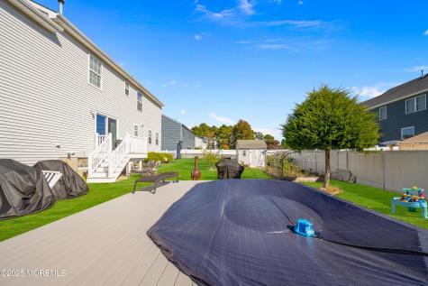 1521 Neptune Avenue Beachwood NJ 08722