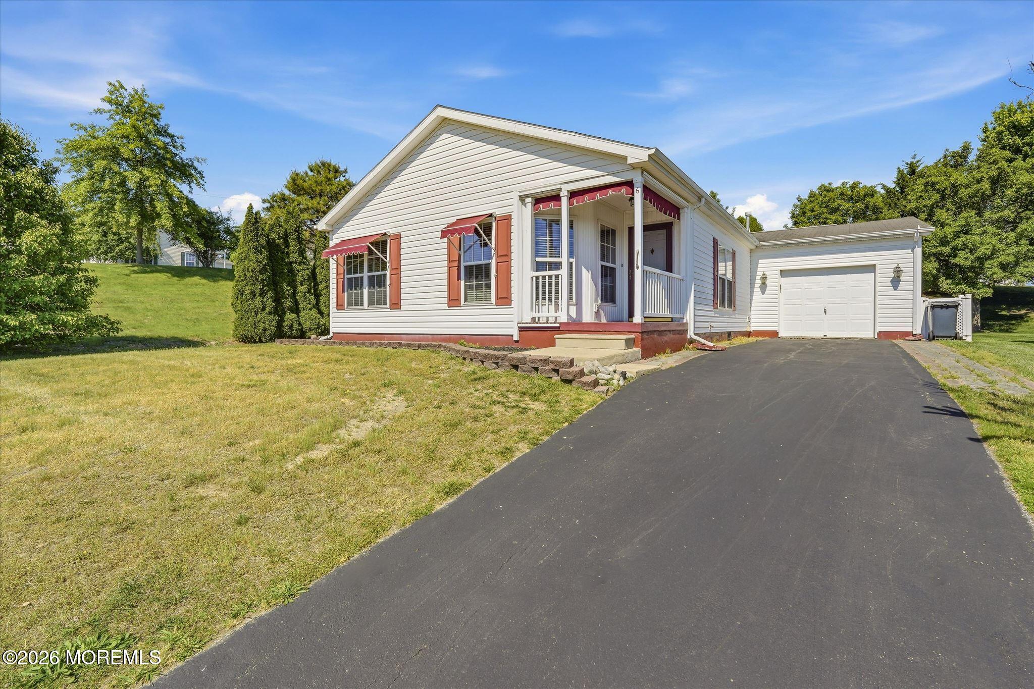 6 Cherry Hill Court Manahawkin NJ 08050