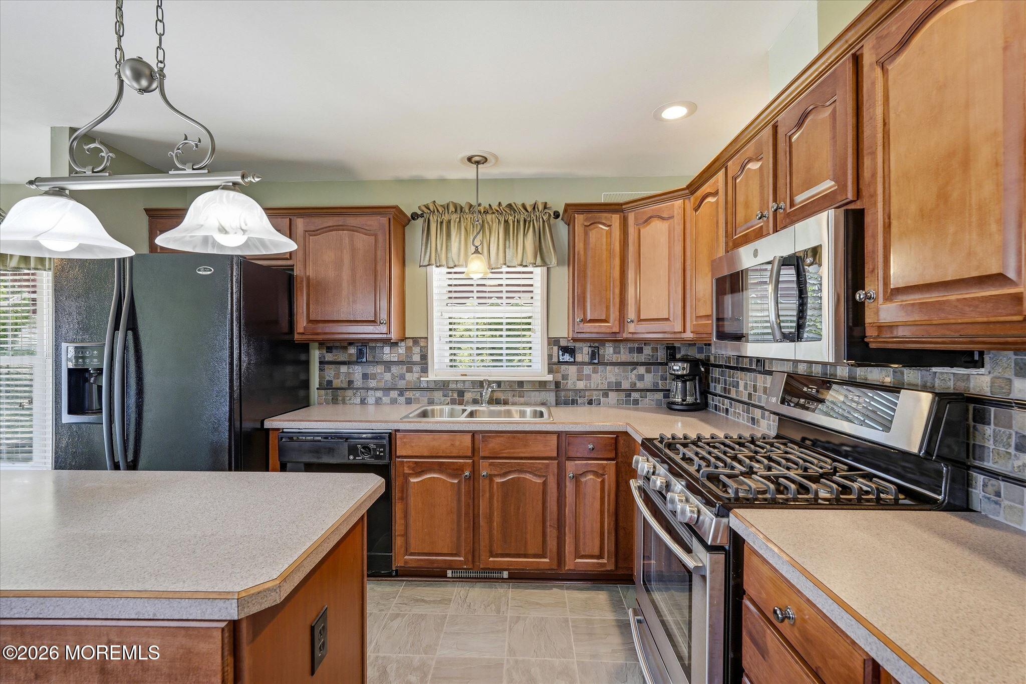6 Cherry Hill Court Manahawkin NJ 08050