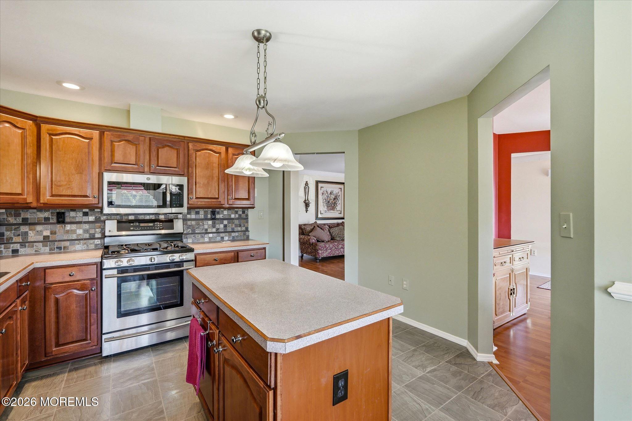 6 Cherry Hill Court Manahawkin NJ 08050