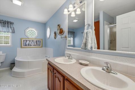 6 Cherry Hill Court Manahawkin NJ 08050