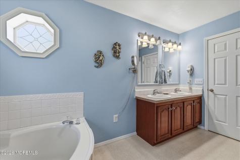 6 Cherry Hill Court Manahawkin NJ 08050