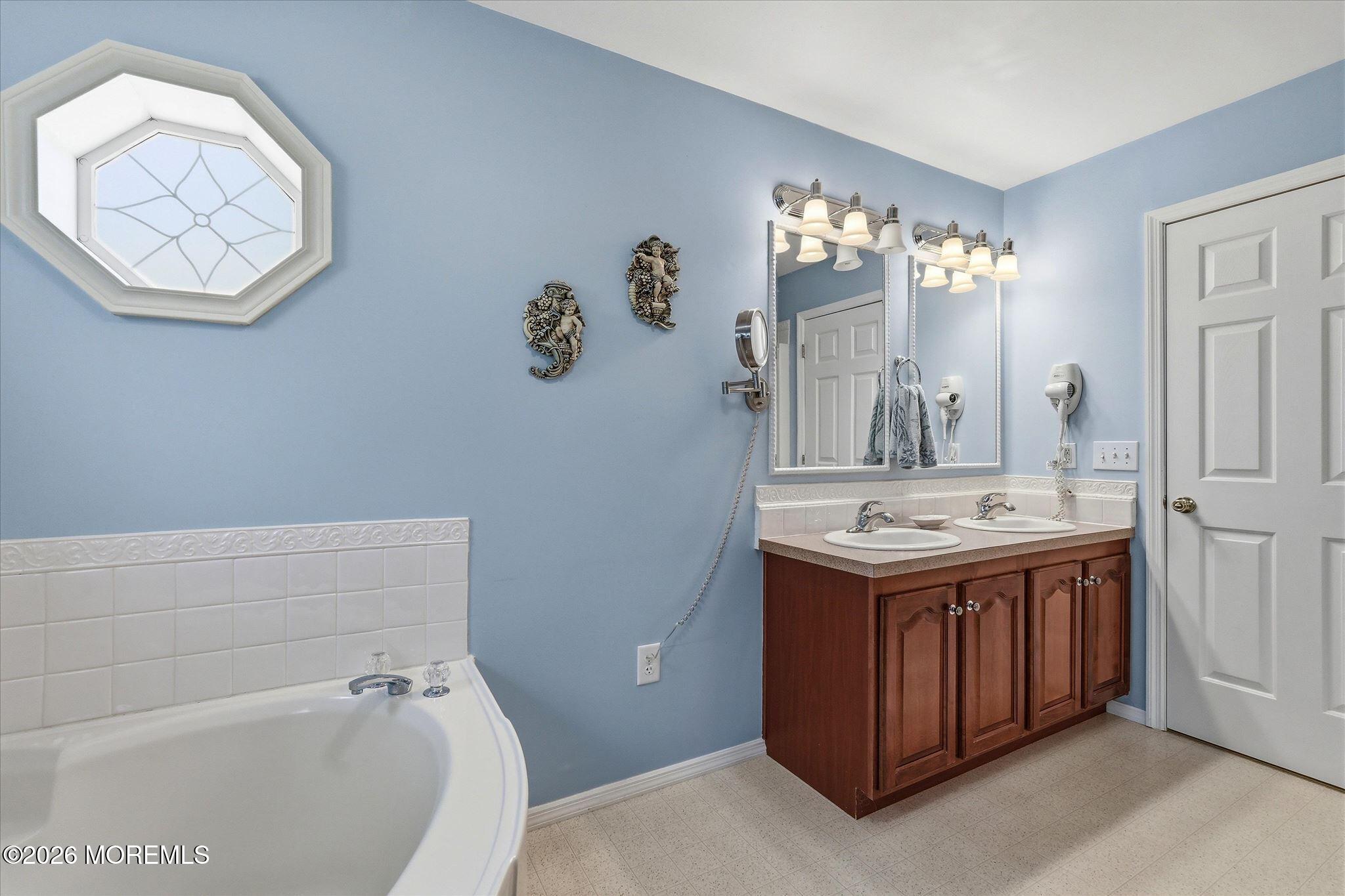 6 Cherry Hill Court Manahawkin NJ 08050