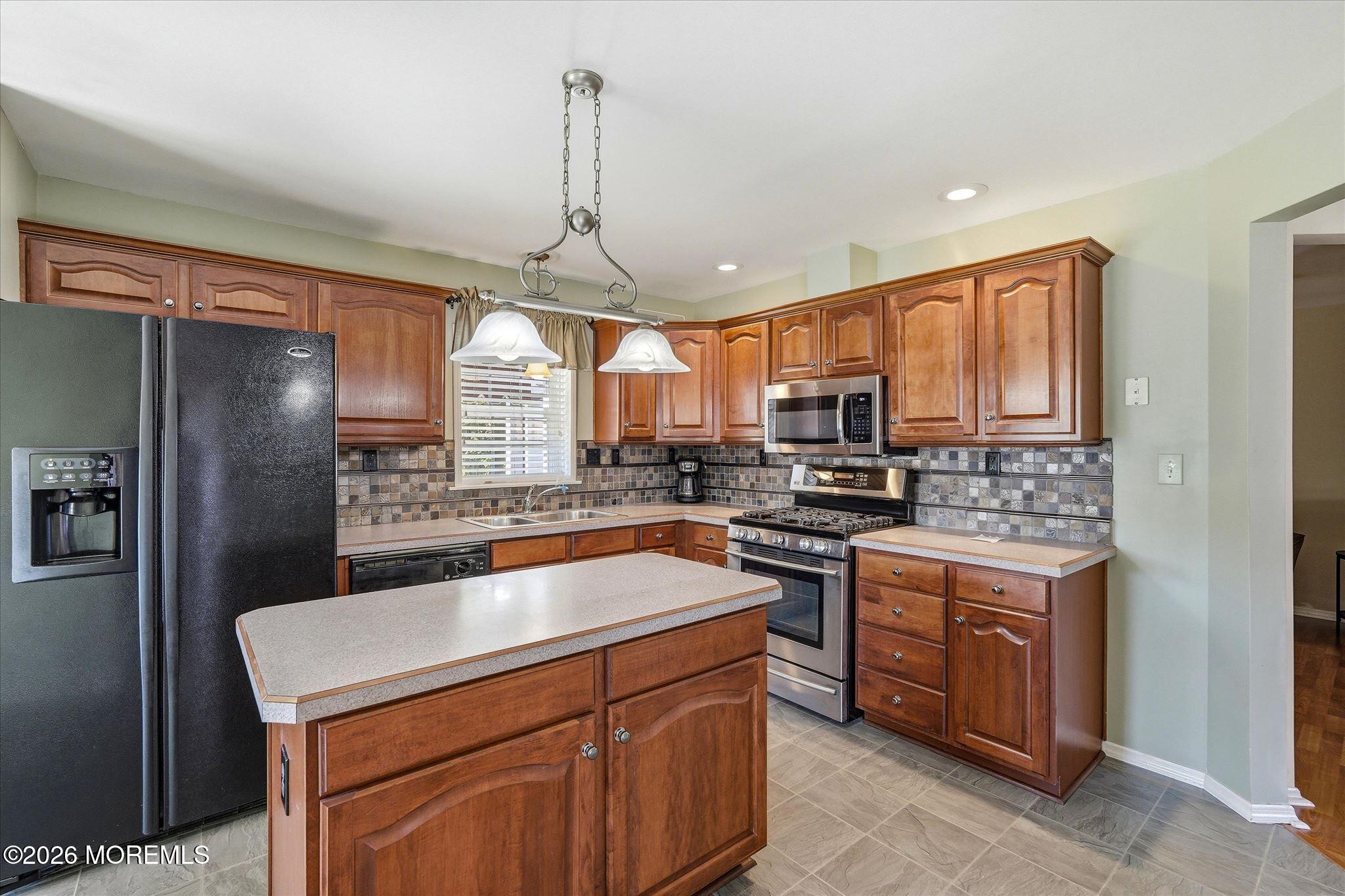 6 Cherry Hill Court Manahawkin NJ 08050